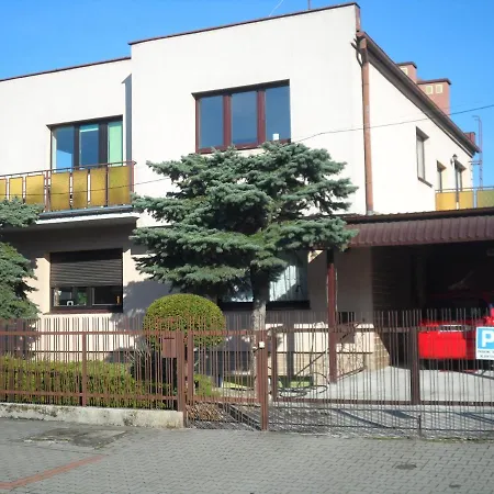 Mira בית אירוח *